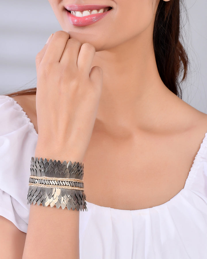 DAINTY BRACELET