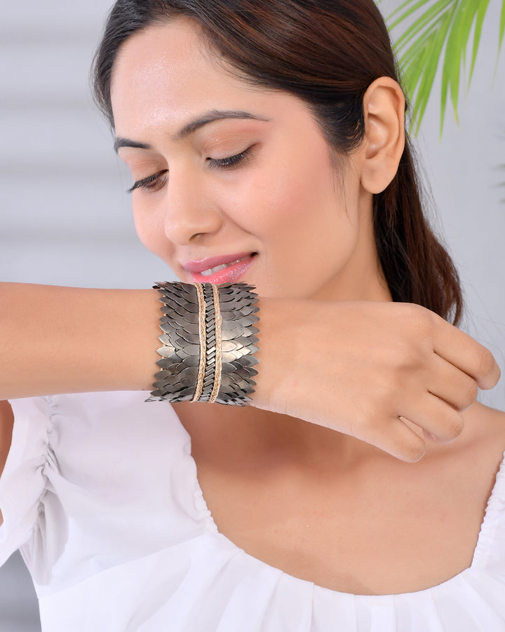 DAINTY BRACELET