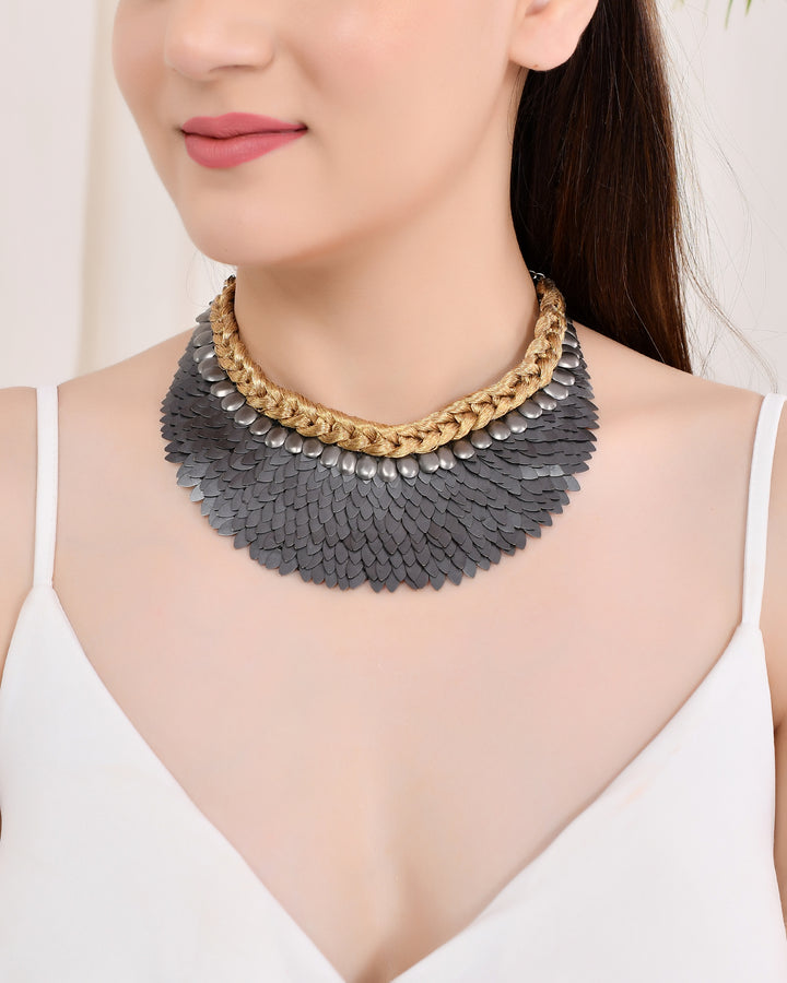 VICTORIAN NECKLACE
