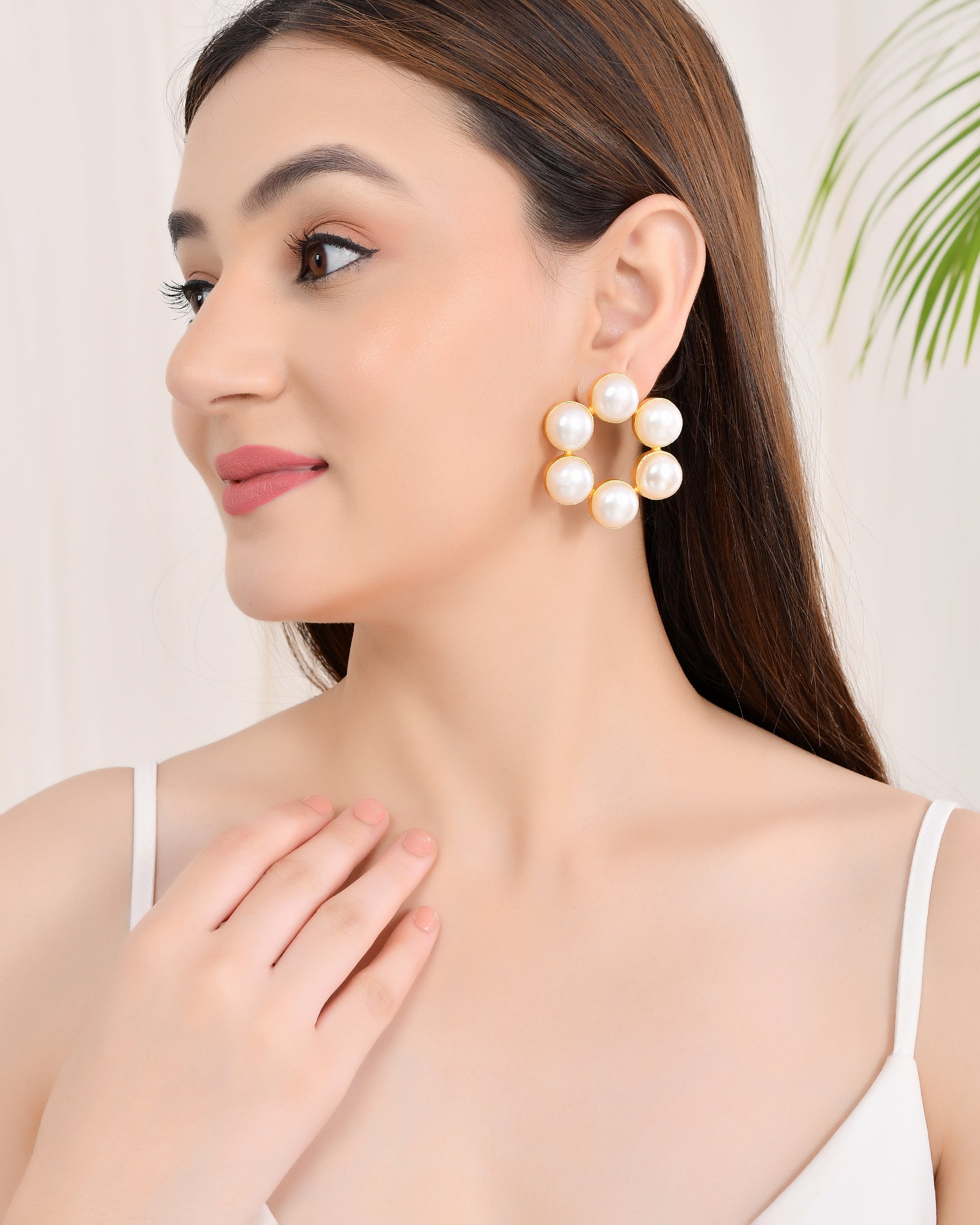 ROMANTIC WHISPER EARINGS