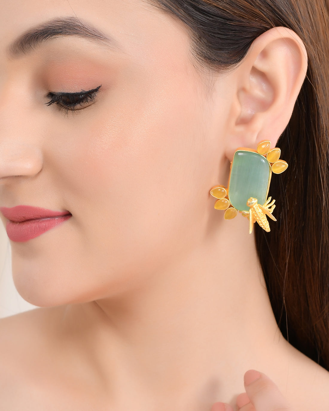 HONEY BEE STUDS