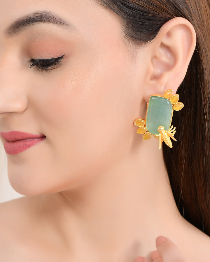 HONEY BEE STUDS