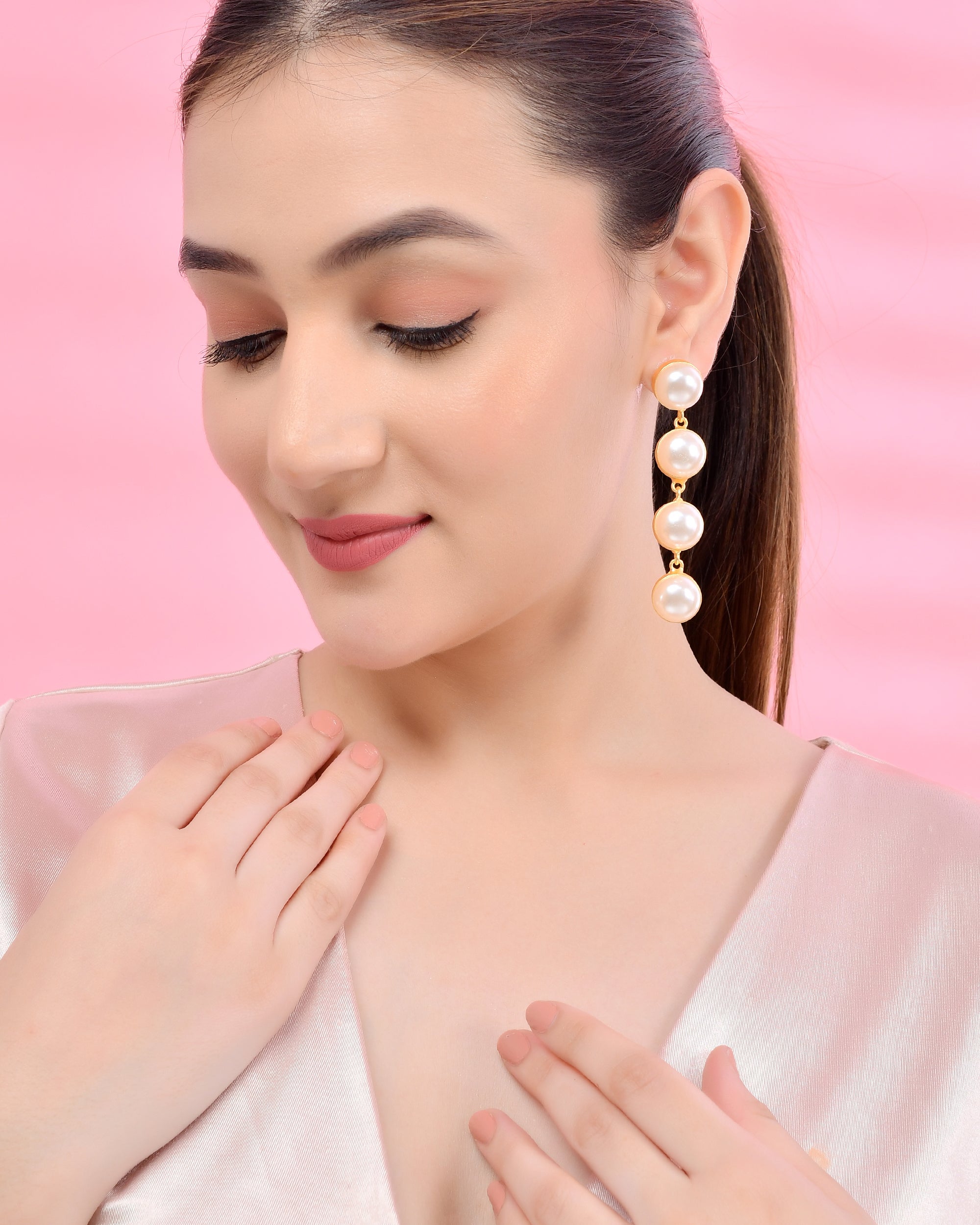 INFINITY PEARL EARINGS