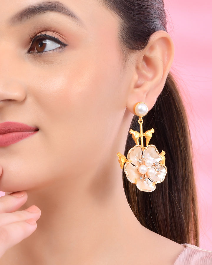 SNOW WHITE DANGLERS