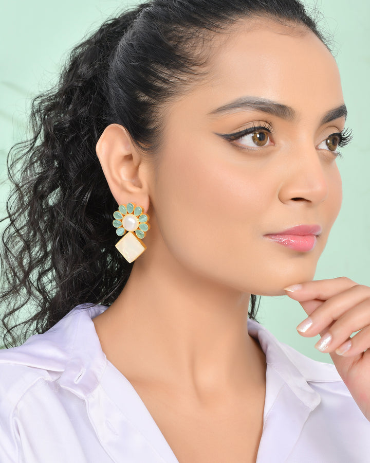 PEARLY NIA STUDS