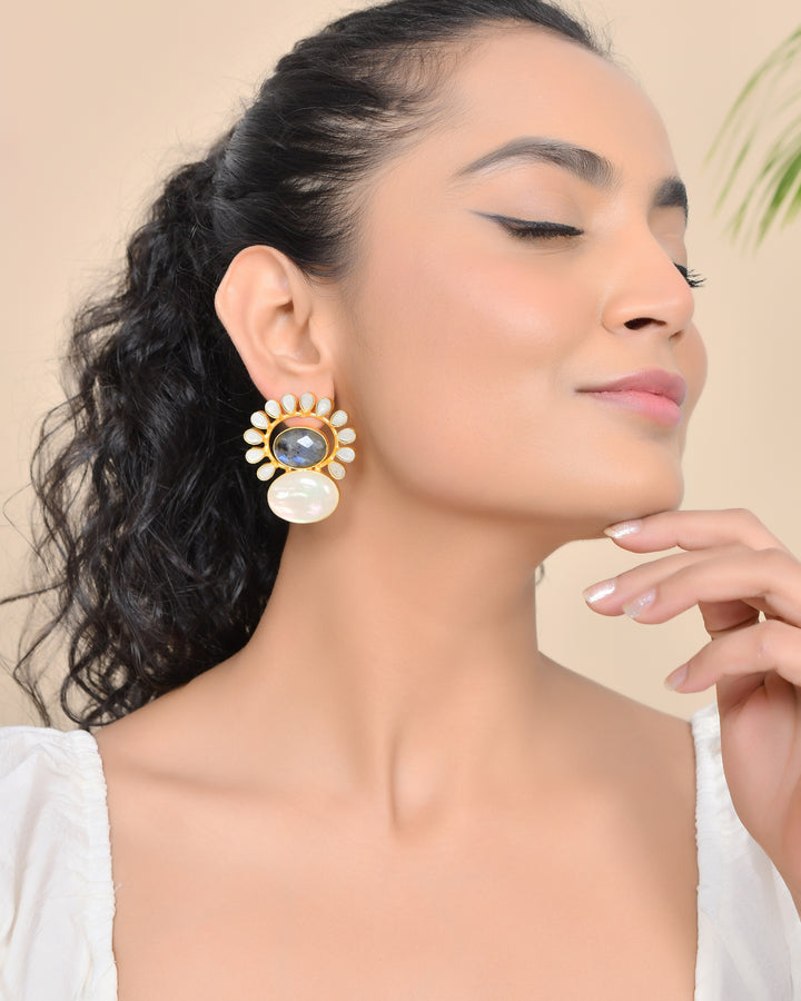 THE CHAKRA STUDS