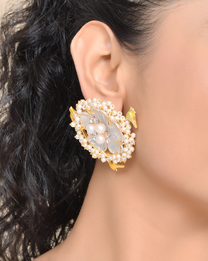 FLOWER BIRDIE STUDS
