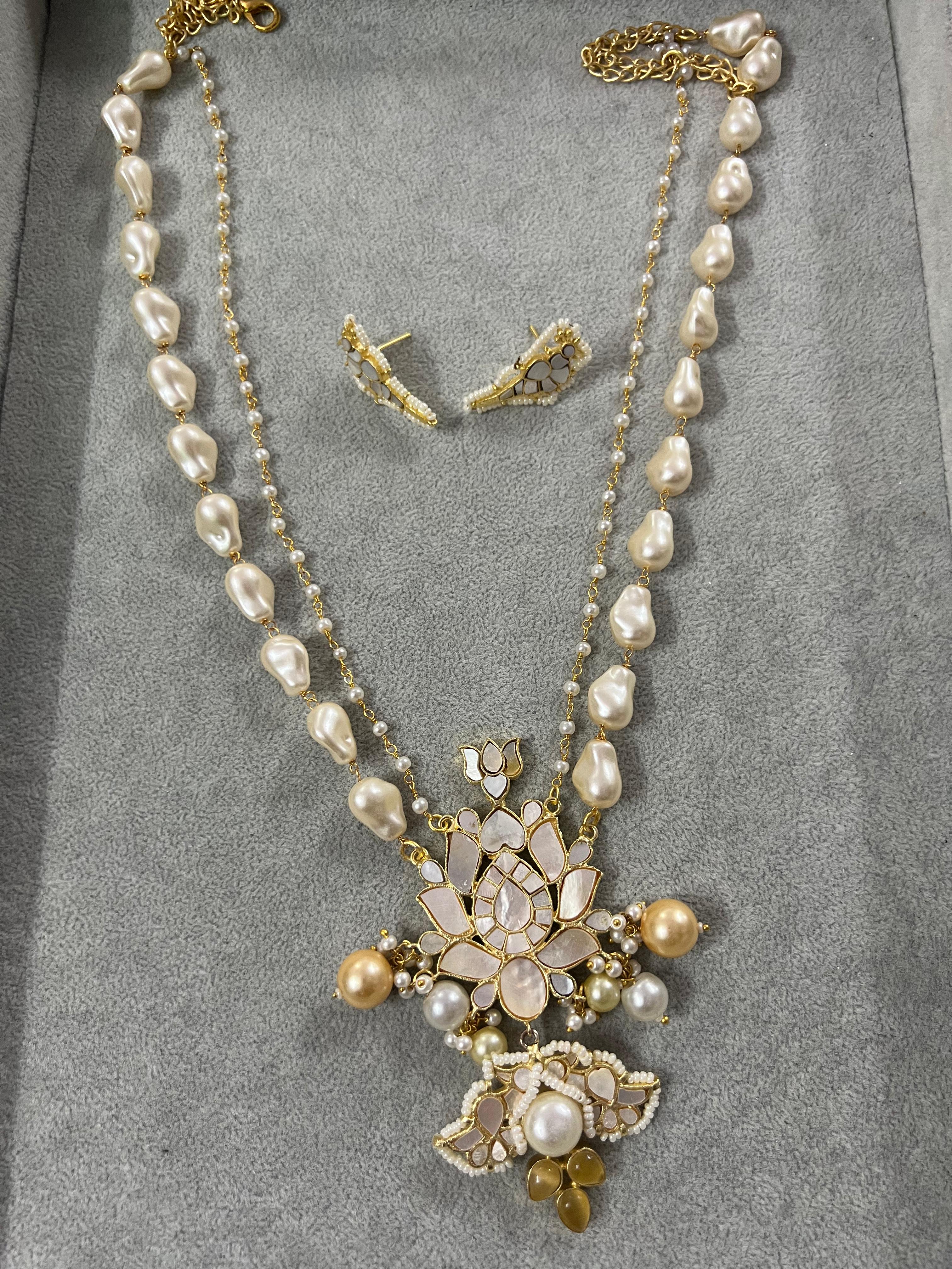 Lily of the Valley- MOP -pendant set