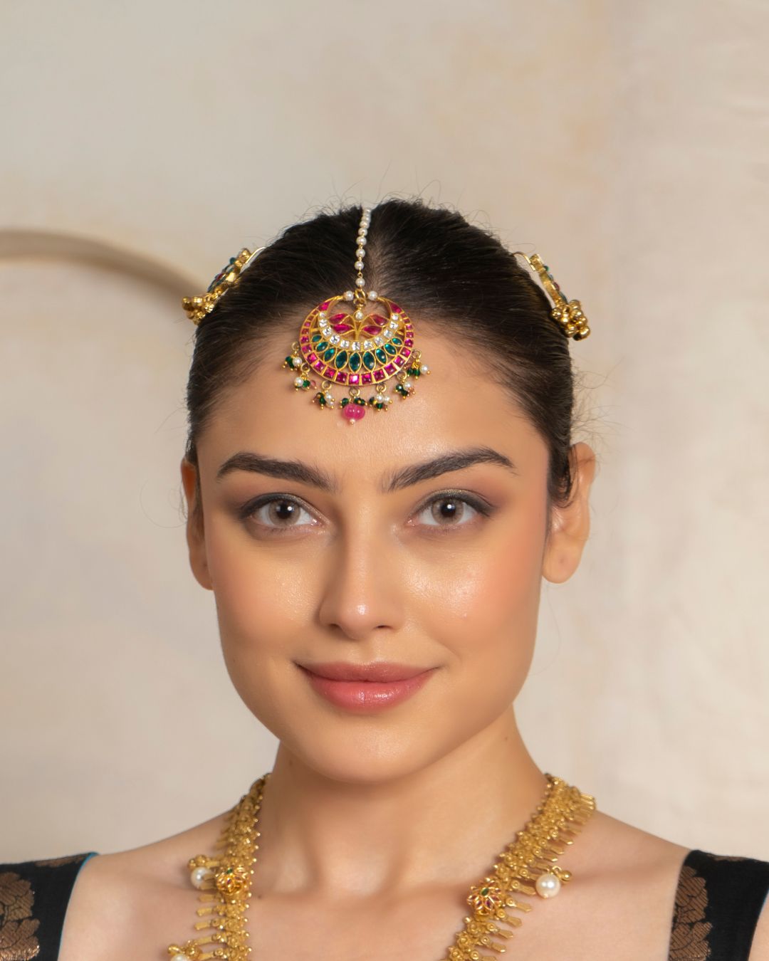 DILNAAZ MAANGTIKA