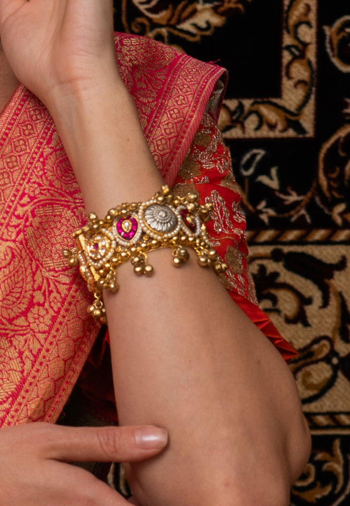 HASEEN JADAU BANGLE